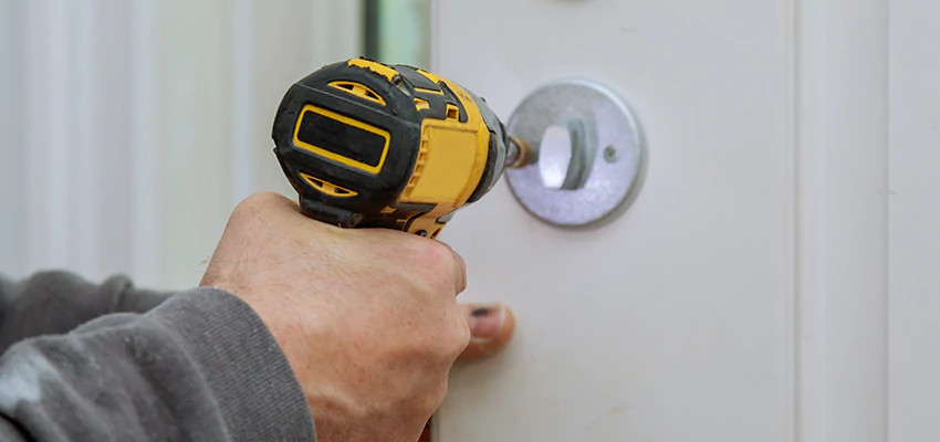 Street Locksmith For Smart Lock Repair in McHenry